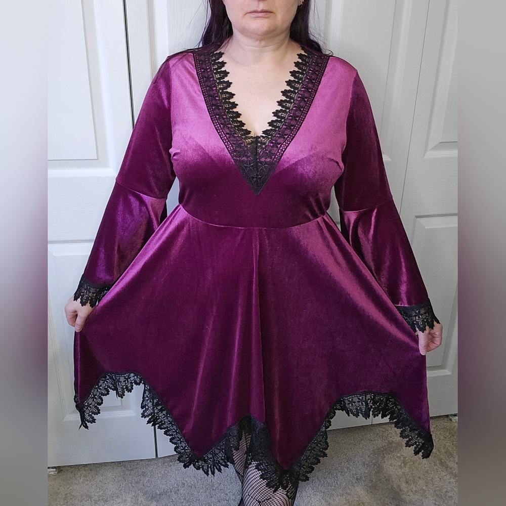 Gothic Purple Velvet Lace Trim Pixie Hem Bell Sleeve Dress XL - Picture 2 of 4